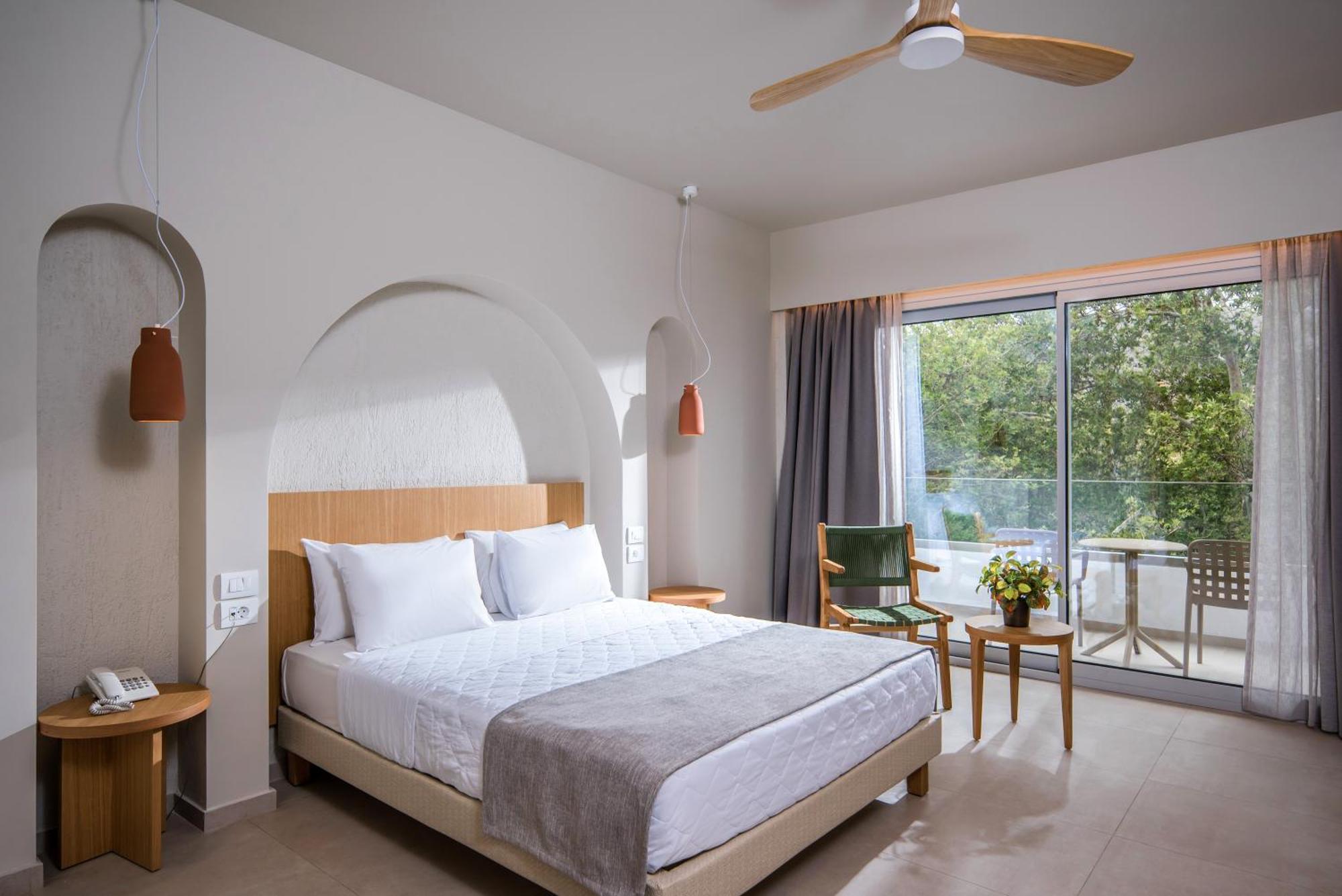 South Coast Hotel Makry Gialos  Exterior photo